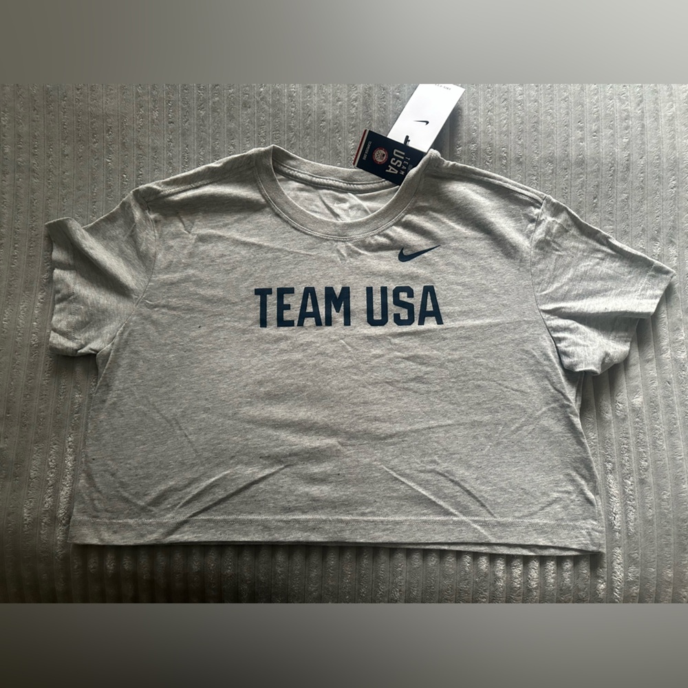 Women’s Nike Team USA crop tee size Medium Heather Gray
